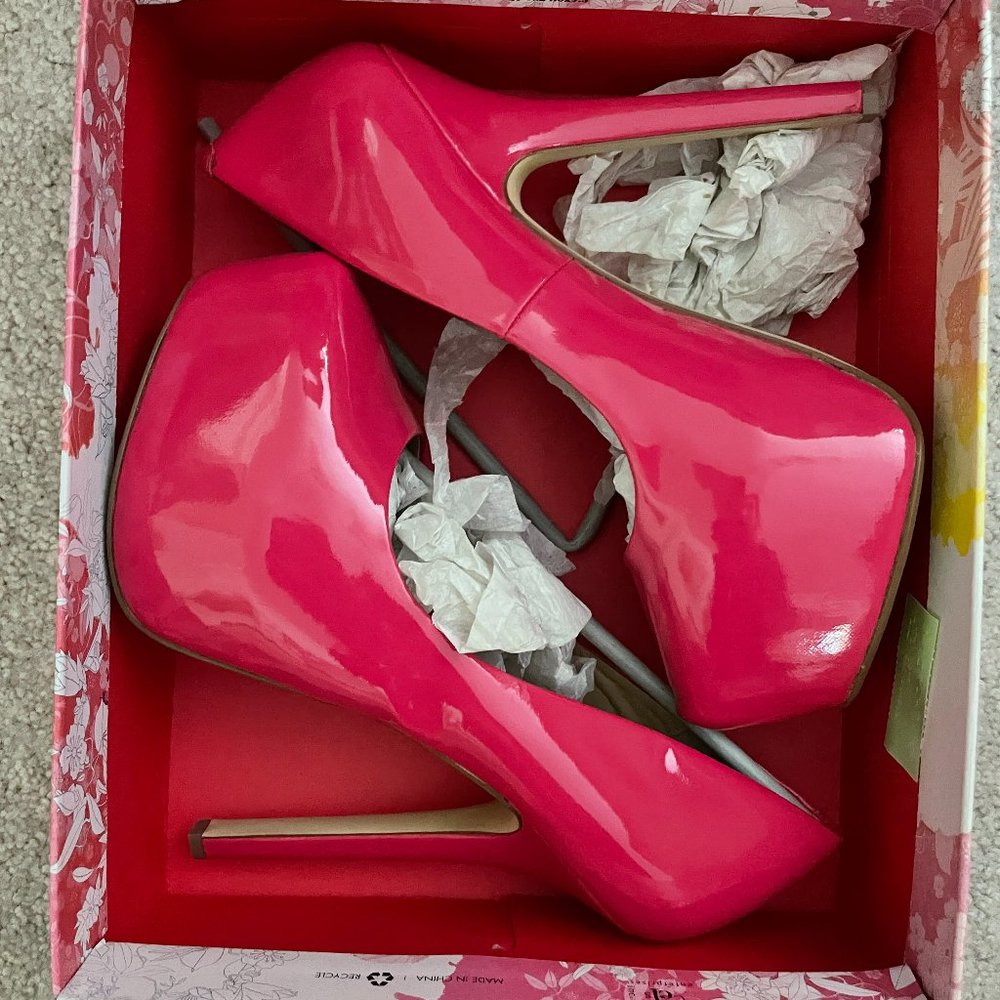 Chinese Laundry Perfect Ten Barbiecore Hot Pink Patent Leather Platform Heels